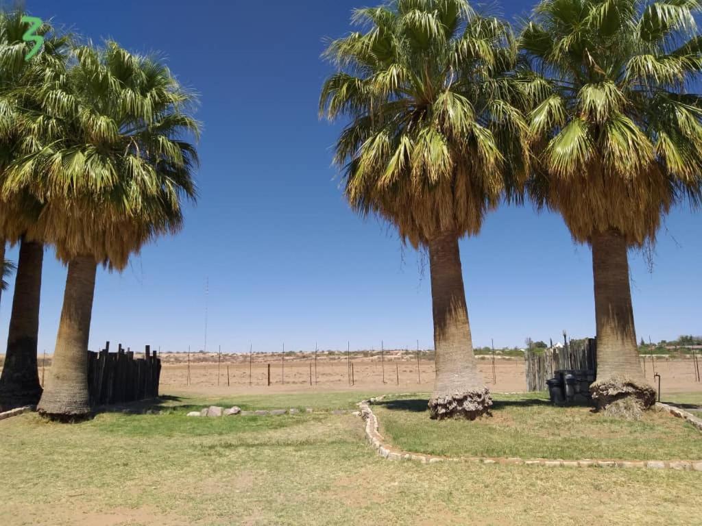 Stampriet Kalahari Farmhouse Campsite מראה חיצוני תמונה