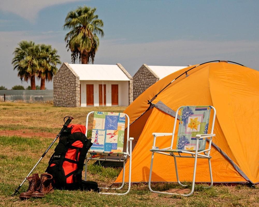 Stampriet Kalahari Farmhouse Campsite מראה חיצוני תמונה